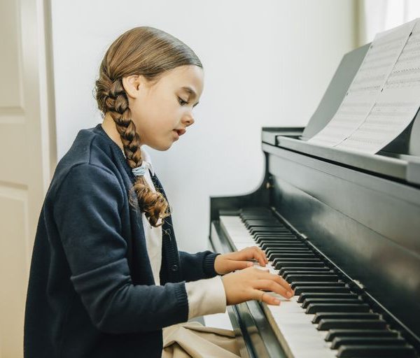 A suitable piano 600x512